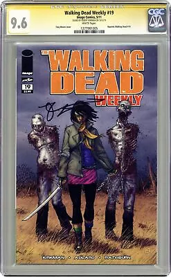 Buy Walking Dead Weekly Reprint Series #19 CGC 9.6 SS Robert Kirkman 2011 1277981005 • 102.78£