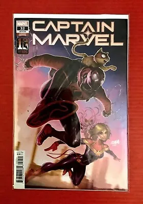 Buy Captain Marvel #32 Variant Cover Near Mint Buy The Captain Now • 8.70£