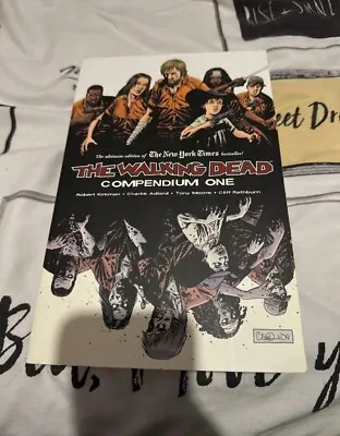 Buy The Walking Dead Compendium Volume 1 By Robert Kirkman (Paperback) • 16.20£