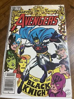 Buy Avengers 225 / Black Knight Cover / (1982)  / Newsstand • 8.73£