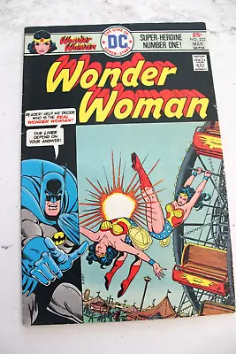Buy 1976 DC WONDER WOMAN Comic Book #222 Bronze Age Batman Appearance Nice! • 7.23£