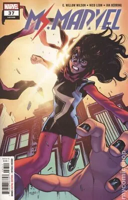 Buy Ms. Marvel #37A Schiti VF 2019 Stock Image • 2.37£