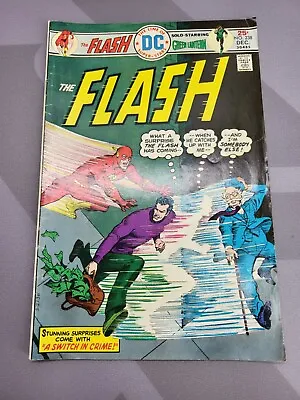 Buy The Flash No.238 Dec 30485 1975 • 18.44£
