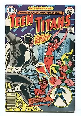 Buy Teen Titans #44 - Dr. Light Returns - Mal Becomes The New Guardian - 1976 • 24.11£