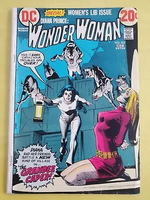 Buy Dc Comics. Wonder Woman #203 August 1972 . New Look Catwoman Guest Stars • 28.01£