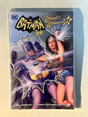 Buy DC Comics Batman ‘66 Meets Wonder Woman ‘77 - Marc Andreyko - New • 29£