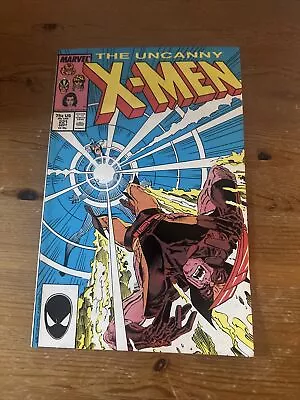 Buy The Uncanny X-men #221 • 40£
