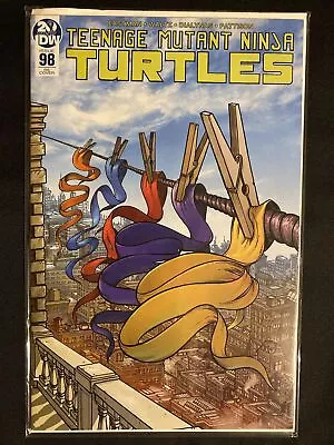 Buy Teenage Mutant Ninja Turtles #98 - Oliver Casteneda Variant • 12.95£