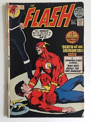Buy Vintage Comics - The Flash #215 (1972) • 15.81£