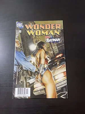 Buy Wonder Woman #220 (VF+) Newsstand Variant - 2005 • 6.32£