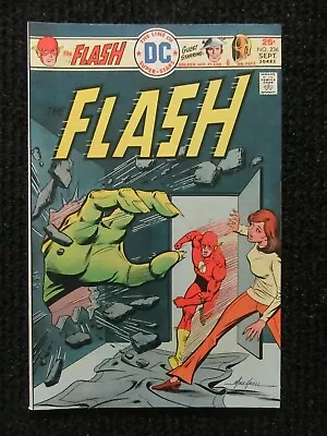 Buy Flash #236  Sept 1975  High Grade Copy!!  See Pics!! • 11.19£