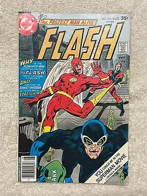 Buy Flash #252 (RAW 9.0 - DC Comics 1977) • 39.58£
