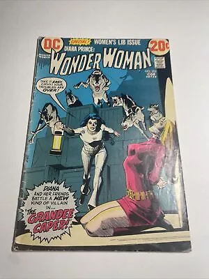Buy Dc  Comics  Wonder Woman Issue #203 • 15.21£