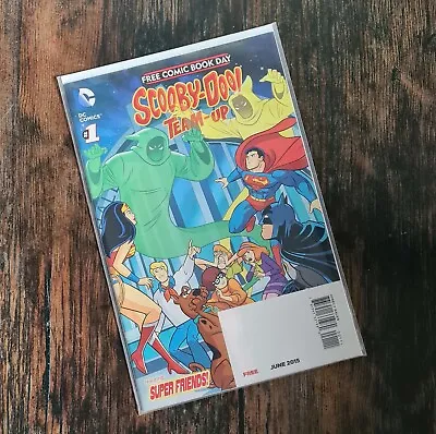 Buy DC Comics Scooby Doo Team Up Super Friends Comic Book #1  June 2015 • 7£