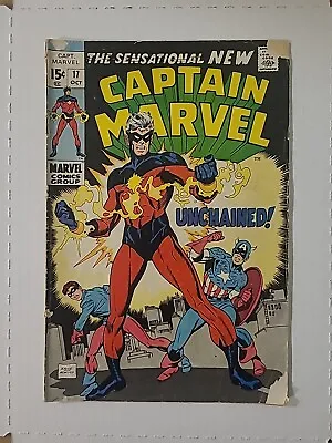 Buy Captain Marvel 17 - 1st New Suit 1969 • 8.04£