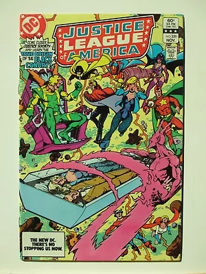 Buy Justice League Of America 220  F/vf  (combined Shipping) See 12 Photos • 2£
