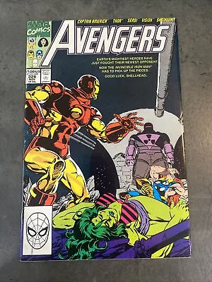 Buy Avengers 326 NM • 7.10£