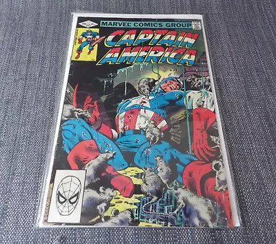 Buy Marvel Comics Group Captain America # 272 Comic • 3.50£