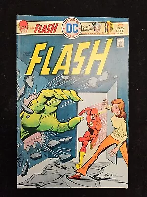 Buy Dc Comics The Flash #236 Sept. 1975. ( C006 ) • 7.11£