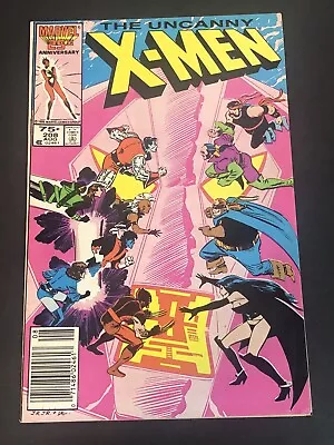 Buy The Uncanny X-Men # 208 Fine Condition 1986 Newsstand Edition Marvel Comics • 12.05£