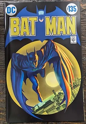 Buy Batman #135 Legacy #900 Alex Ross Bat Signal 2023 Sdcc Excusive Variant Edition • 47.97£