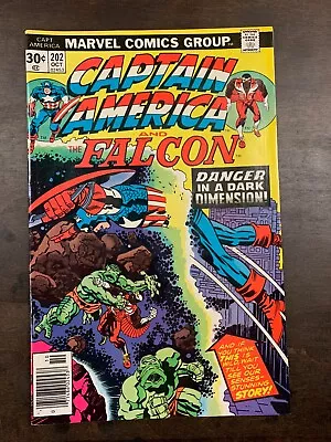 Buy CAPTAIN AMERICA #202  (1976) Marvel Comics  FN- • 3.99£