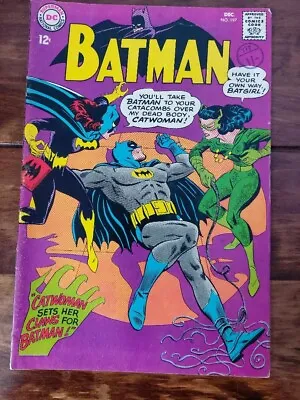 Buy Batman 197 (Original) Catwoman Sets Her Claws For Batman - Batgirl Appearance • 100£
