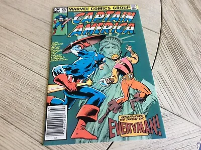 Buy 1982 Marvel Comics Captain America Issue Number 267 • 16.01£