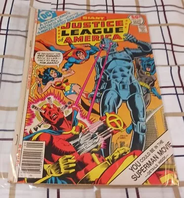 Buy Giant Justice League Of America DC #146 • 19.60£