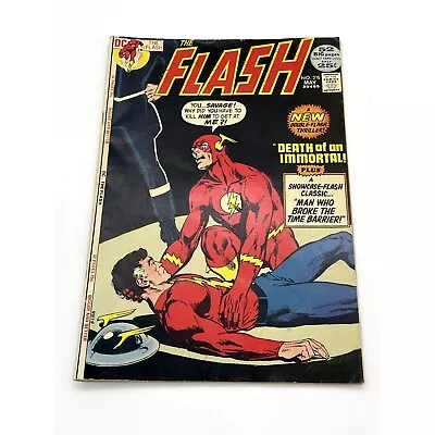 Buy The FLASH DC Comic Book No 215 Bigger And Better 52 BIG Pages 1972 • 28.46£
