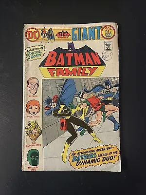 Buy Batman Family Giant #2 Batgirl Robin DC Comics Dec.  1975 • 7.99£