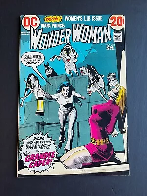 Buy Wonder Woman #203 - The Grandee Caper (DC, 1972) VF- • 48.73£