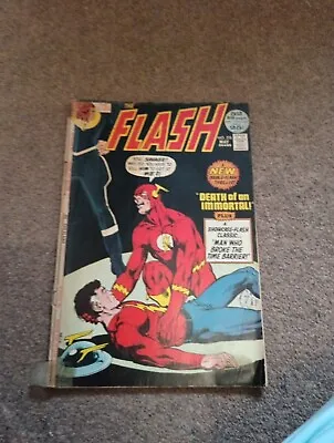 Buy Dc Comics Flash - 215 (barry Allen), May1972 Rare Bronze Age Issue • 10£