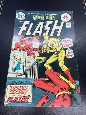Buy Flash #233 In FN Condition. DC Comics (1975) • 23.72£