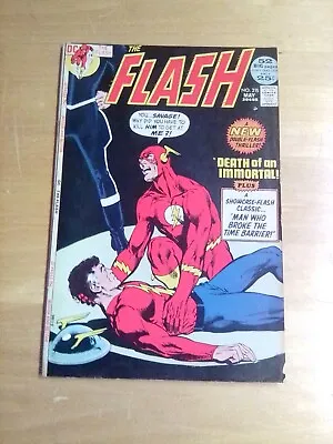 Buy Flash #215, Death Of An Immortal DC Comics  • 22.14£