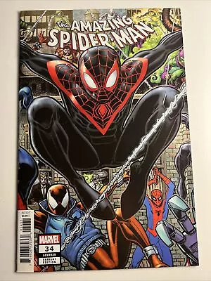 Buy The Amazing Spider-Man - Variant Cover - Issue #34 / 835 • 8.45£