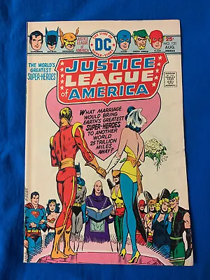 Buy JUSTICE LEAGUE OF AMERICA  #121 /  Hero Who Jinxed The Justice League  / 1975 • 17.45£