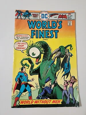 Buy Worlds Finest Comics #233 • 10.45£