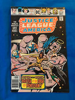 Buy JUSTICE LEAGUE OF AMERICA  #134 /  Battle At The Edge Of Forever  / 1976 • 31.94£