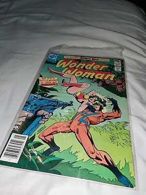 Buy Dc Comics Wonder Woman #267 • 28.11£