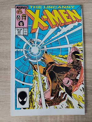 Buy Uncanny X-Men (1963 1st Series) #221 VF • 49.99£
